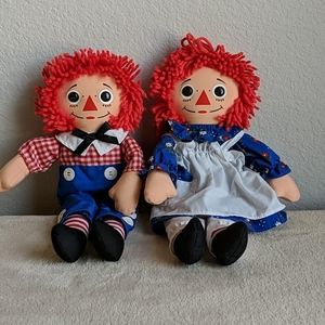 Raggedy Ann and Andy dolls